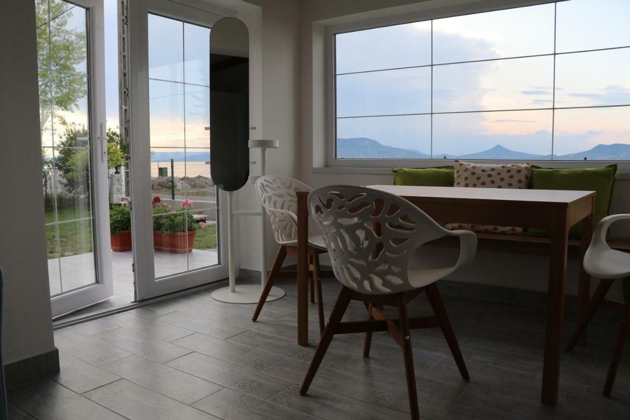 Exclusive Beachfront Villa Fonyod Exterior photo